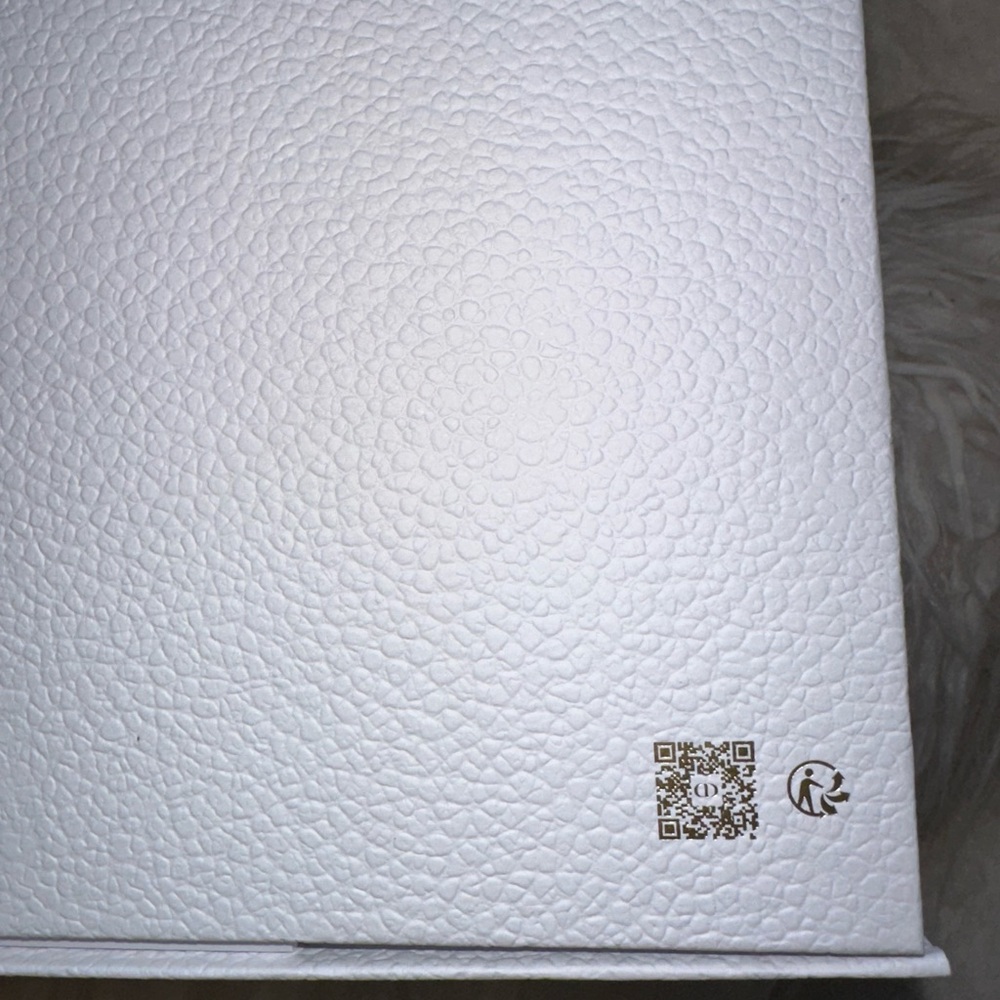 Christian Dior White and Red Pouch - Picture 9 of 9